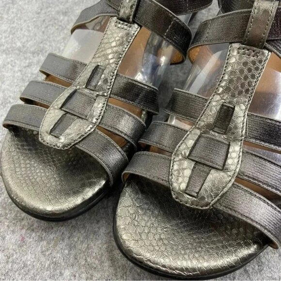 Clarks Artisan Silver Strappy Leather Sandals Women’s Size 9M - Picture 8 of 11